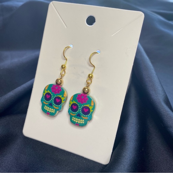 Blue Willow Boutique Earrings - Picture 4 of 4